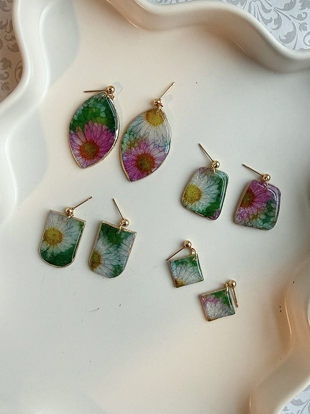 Chrysanthemum Glow