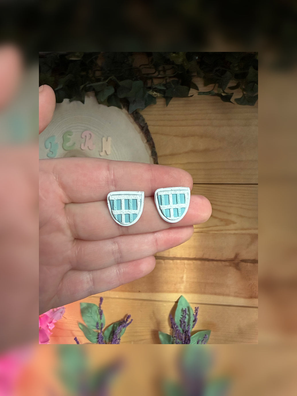 Trellis Studs