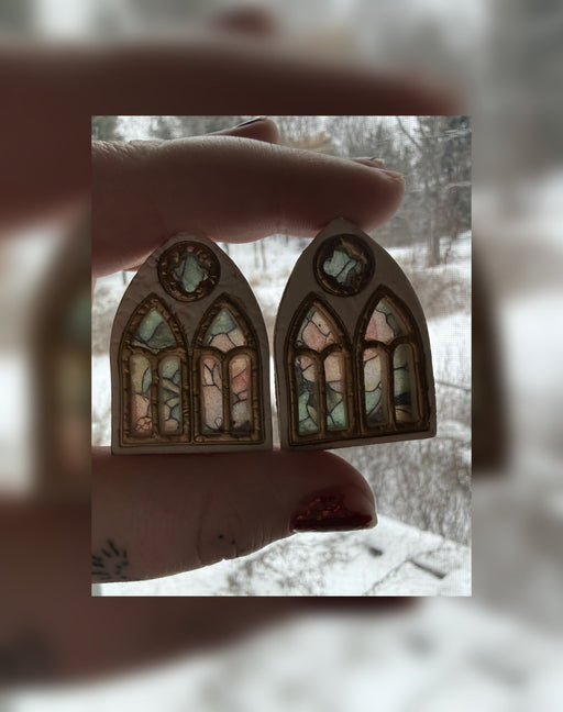 Small Garden Window - Antique Magnolia